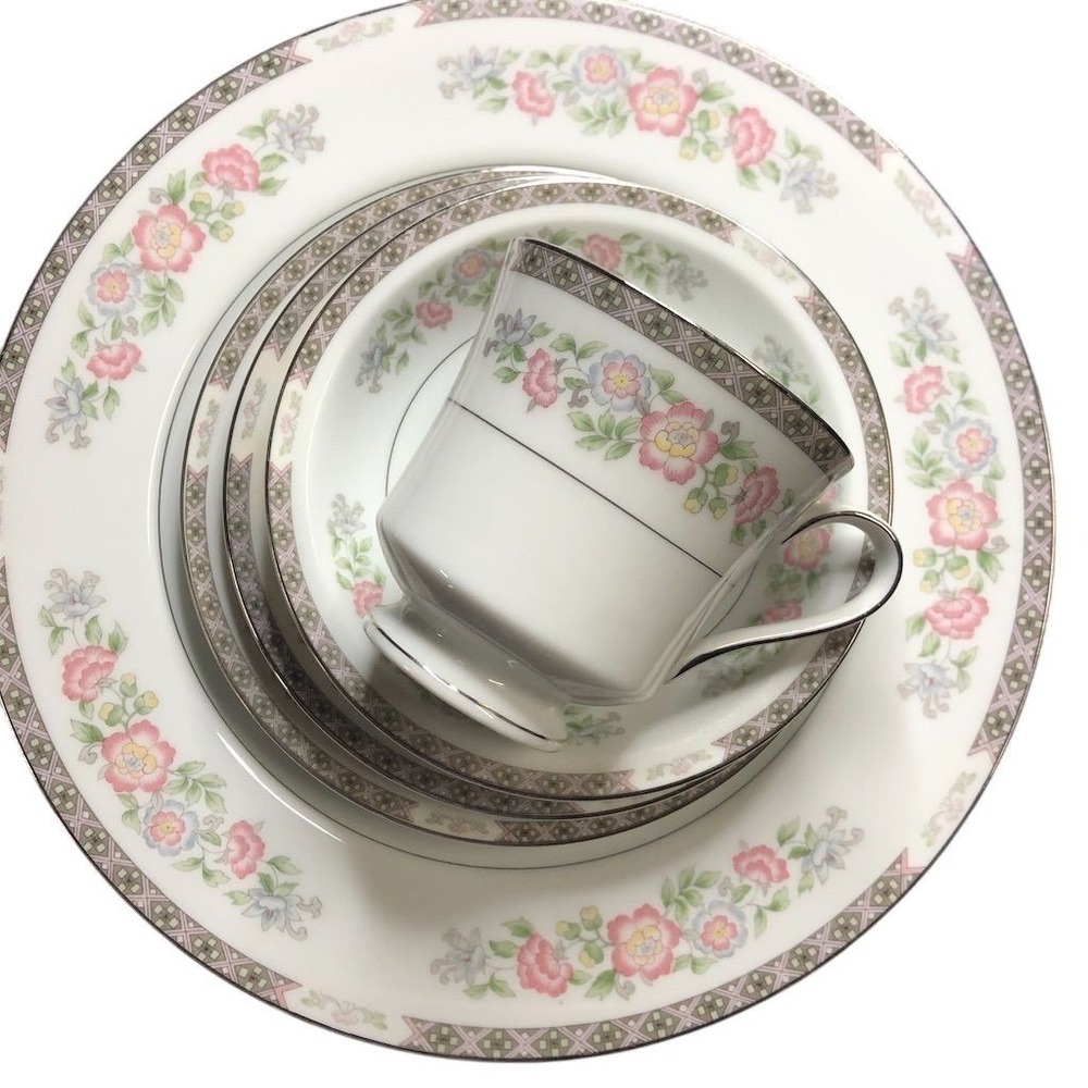 Fashion Royale Rhapsody Dinnerware Set Multicolor Floral 5-Piece Set